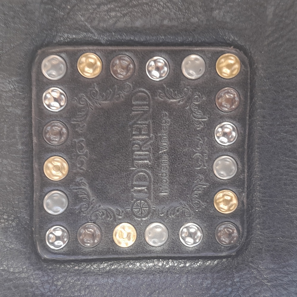 NwoT! Old Trend navy wallet with nail head -studs! F - Picture 3 of 6
